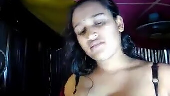 Femme Bengali Se Laisse Aller À Une Vidéo De Plaisir En Solo