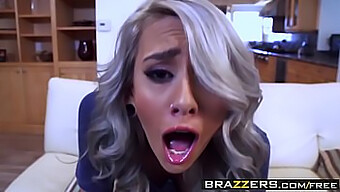 Janice Griffith ได้รับความสุขเท้าในวิดีโอโฮมเมดนี้