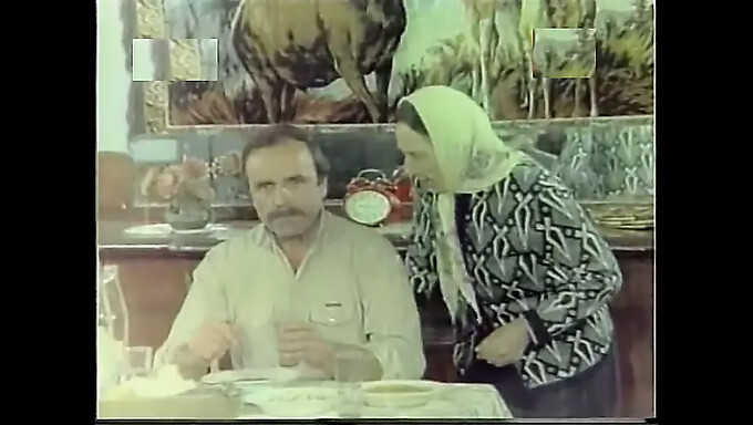 Zerrin Egeler'In Yer Aldığı Kazim Kartal'In 1979 Erotik Filminin Nostaljisini Yaşayın