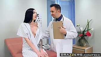 Marley Brinx Og Keiran Leed I En Røff Trekant Med Doktorgrad