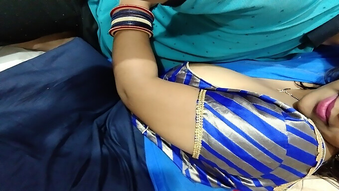 Indian Aunty And Her Boyfriend'S Steamy Massage Session