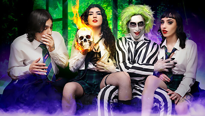 Gorąca Parodia Beetlejuice Z Cosplayem I Akcją Z Wytryskiem Do Środka.