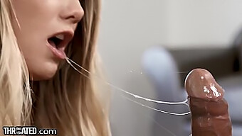 En Slurvete Og Rotete Blowjob-Opplevelse Med Aj Applegate