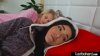 Pareja De Lesbianas Amateur Exploran Sus Deseos En Un Video Apasionado